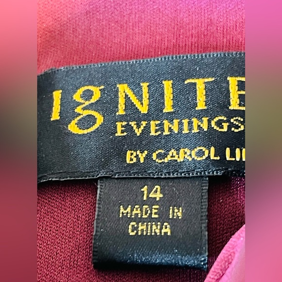 Gown - Picture 5 of 5